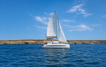Яхта Bali 4.5