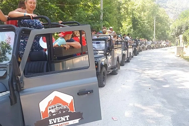 Сафари на джипах в Аланье с обедом на реке Димчай